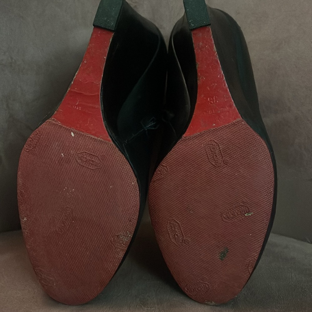 Authentic Christian Louboutin leather booties. - Picture 6 of 7